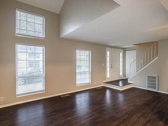 3rd image of 322 Wisteria Dr