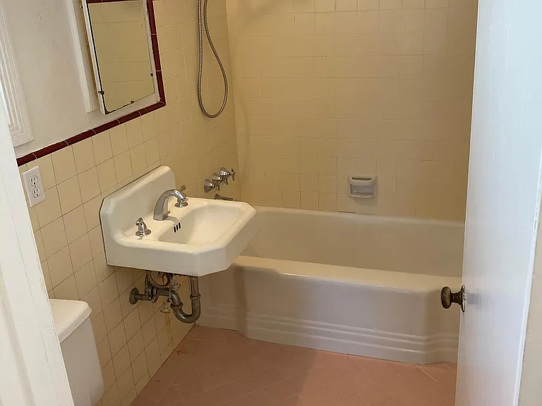 6710 Schmidt Ln — Photo 7