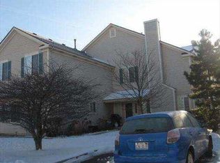 537 Fox Ridge Dr, Fox Lake, IL 60020