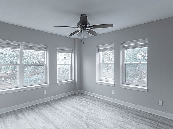 4th image of 3511 Forest Ave APT 307