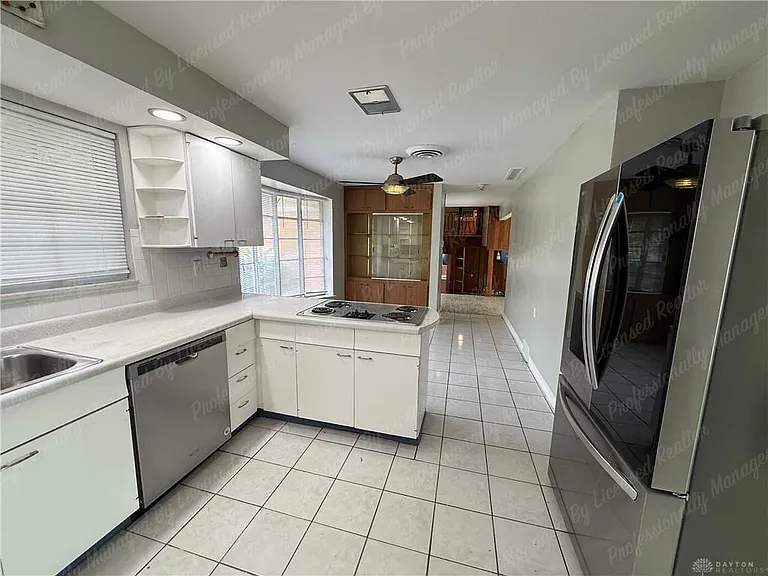 3776 Dorset Dr — Photo 18