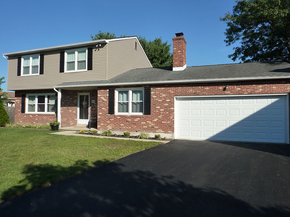 1st image of 8 Galen Ct