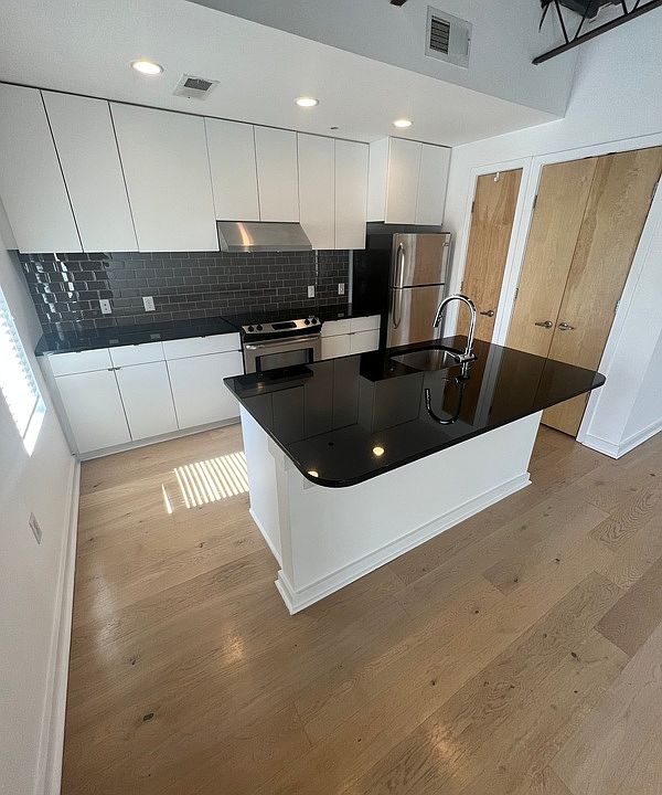 1st image of 418 N 25th St APT 390