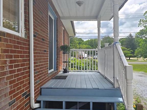 4th image of 300 N Orchard Rd