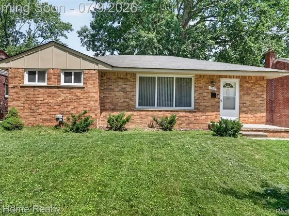 14620 Pearson St, Oak Park, MI 48237