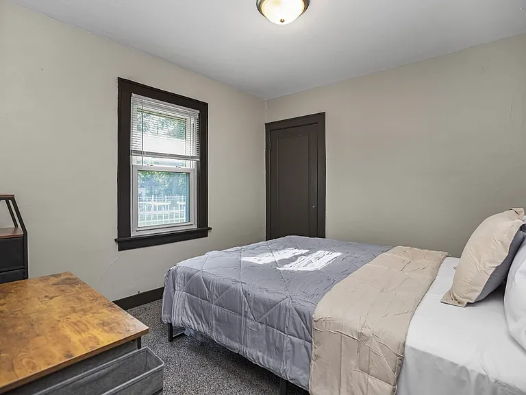 1342 Miner St — Photo 15