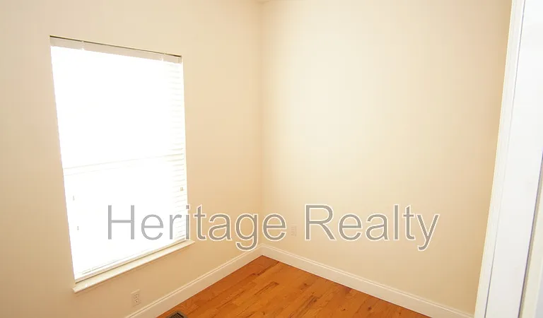 3006 Franklin Ave — Photo 20