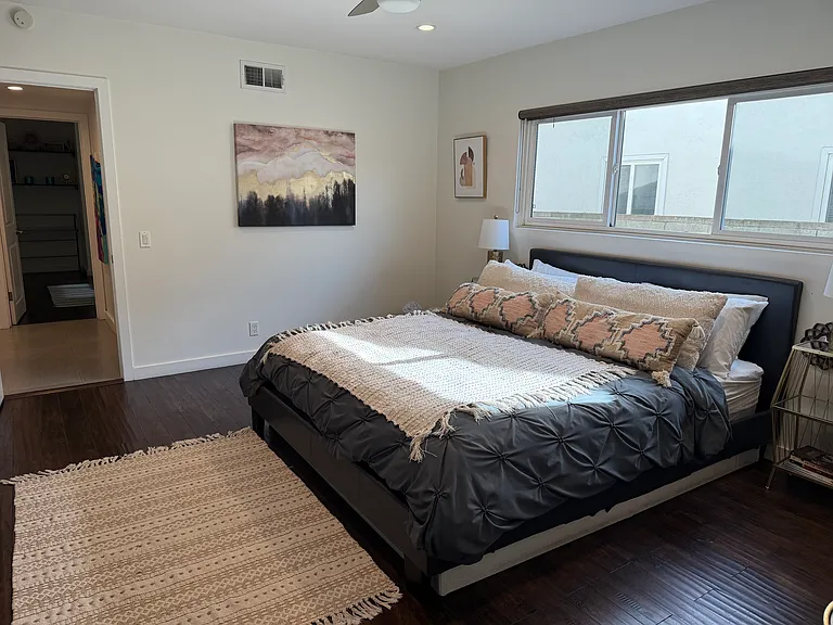 5751 Corteen Pl — Photo 35
