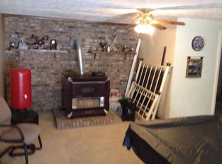 311 Dogwood Ln, Jacksboro, TN 37757