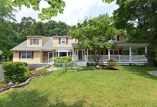 1st image of 15 Sandalwood Dr