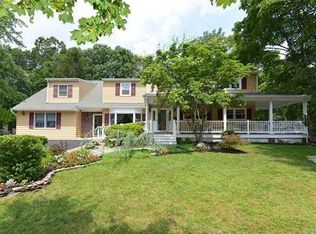 15 Sandalwood Dr, East Brunswick, NJ 08816