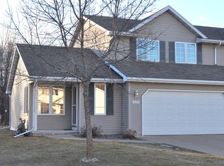 989 Coggins Ct, Green Bay, WI 54313