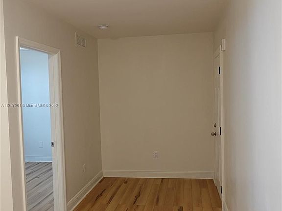 5th image of 1526 Pennsylvania Ave APT 17