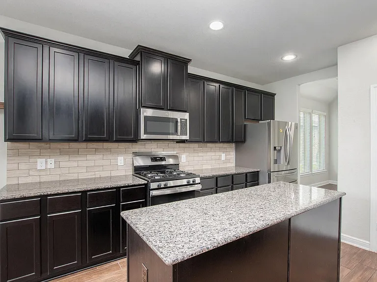 18911 Cypress Bay Dr — Photo 9