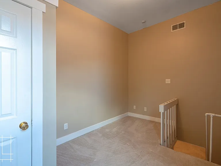880 Hamlet St. — Photo 10