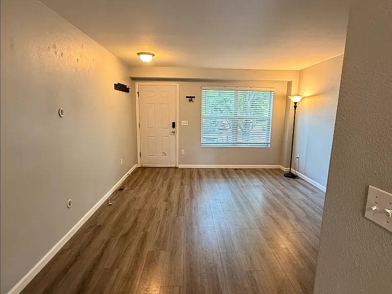 2031 Oakcrest Cir — Photo 5