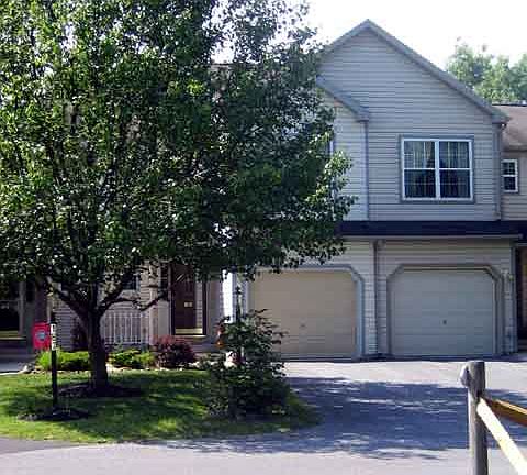 4th image of 185 Hiddenwood Dr