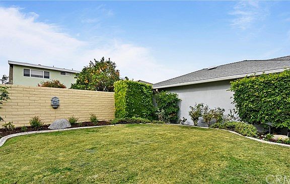 5th image of 17392 Village Dr