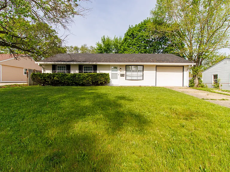 1445 Rolling Ridge Dr — Photo 1