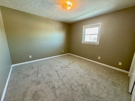 5th image of 3300 Robin Rd APT 1
