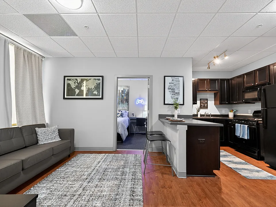 University Plaza Apartments