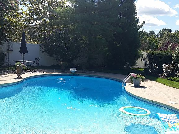 3rd image of 529 Reynolds Ave