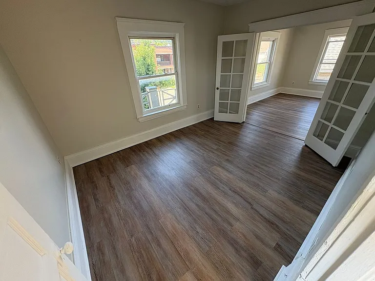 7951 Lorain Ave — Photo 5