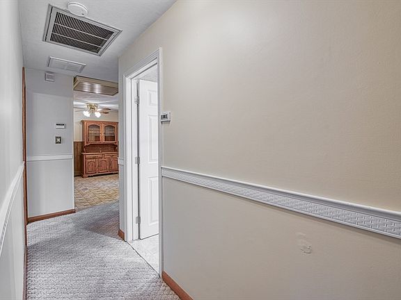 5th image of 328 Caswell St