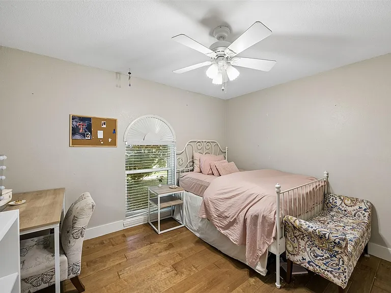 1203 Oakwood Trl — Photo 11