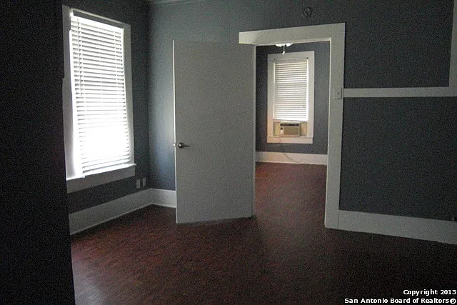 2 bed, 1.0 bath, 700 sqft, $950 — Photo 2