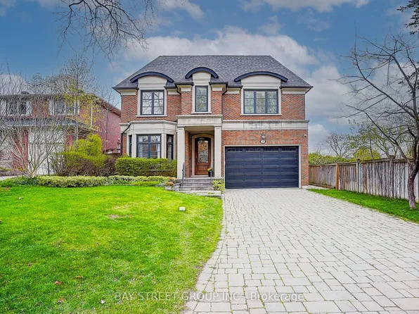 28 Carnwath Cres, Toronto, ON M2P 1J5