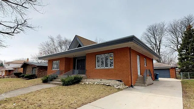 16342 Woodlawn East Ave photo 1