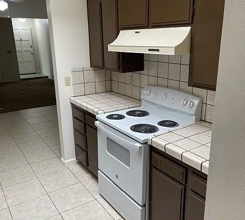 5th image of 4866 N Vagedes Ave #103