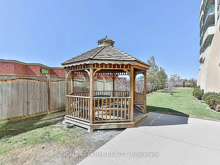 75 Norman Bethune Ave #221 — Photo 16