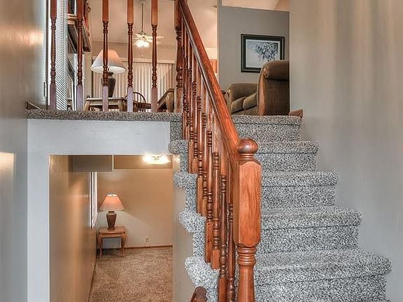 4th image of 6731 S 153rd Cir