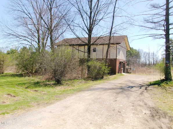 32 Aviator Way, Queensbury, NY 12804