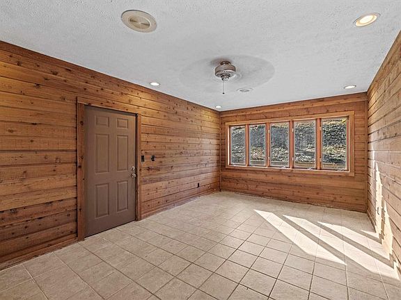 2nd image of 2828 Hillside Dr