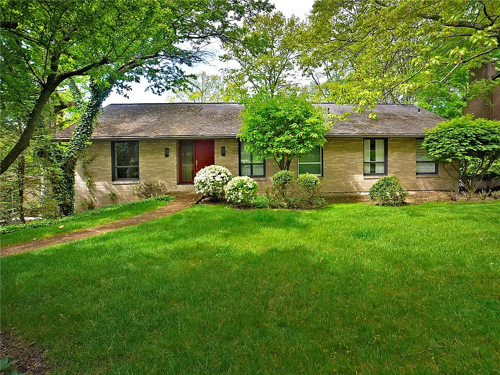 444 Woodland Hills Dr photo 1