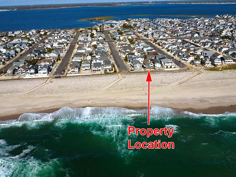 304 Oceanfront — Photo 5
