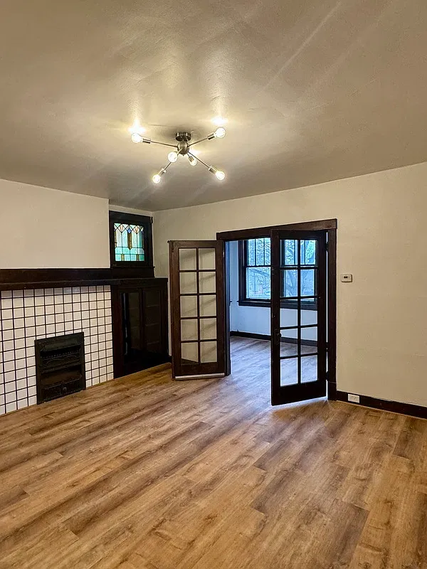 2 bed, 1.0 bath, $1,200 — Photo 2