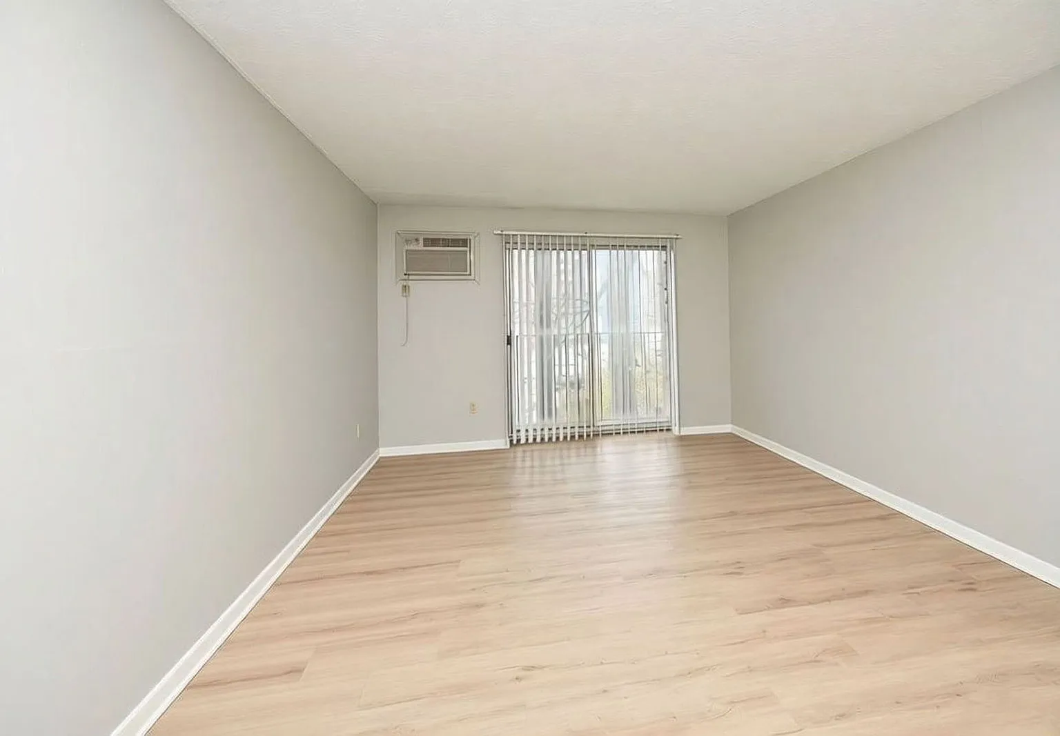 1 bed, 1.0 bath, 650 sqft, $1,295 — Photo 4