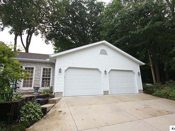 4th image of 1100 Oak Street Ext