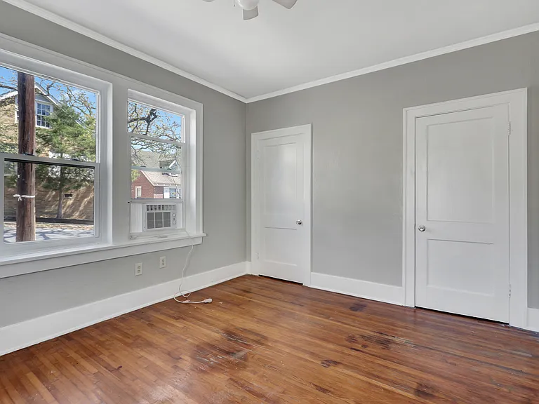 3409 W Markham St — Photo 7