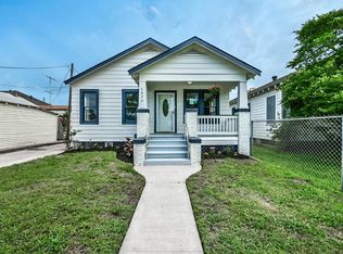 4820 Avenue P 1/2, Galveston, TX 77551