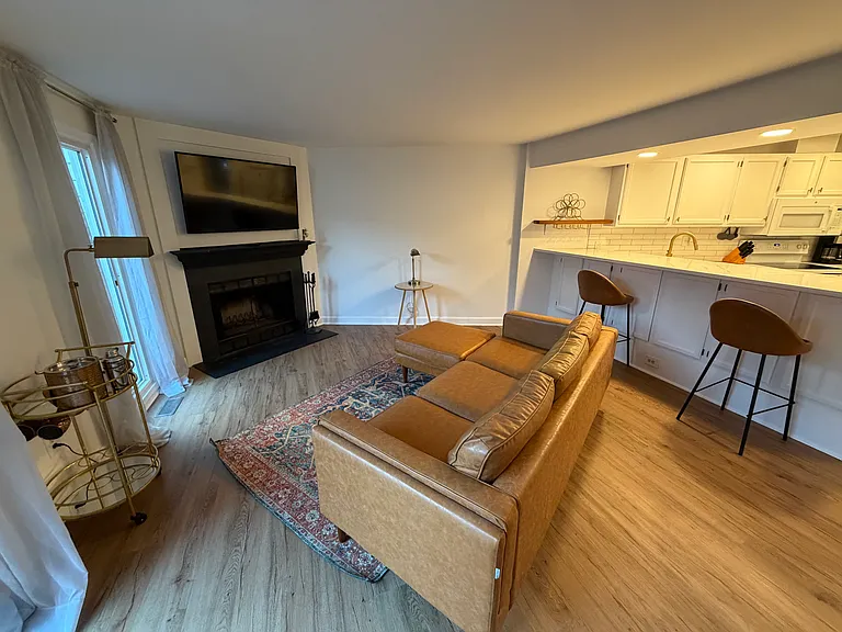 11909 Crosswind Ct — Photo 5