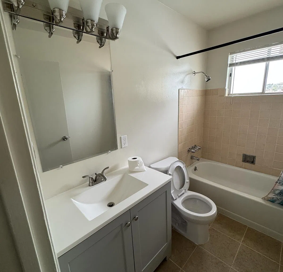 2 bed, 800 sqft, $2,385 — Photo 3