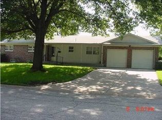 839 N Crestline Ave, Wichita, KS 67212