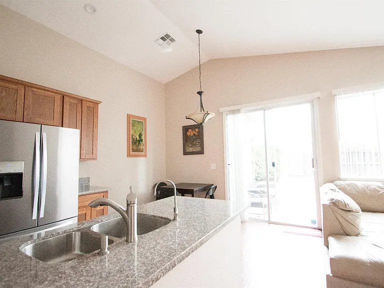 2258 Clapton Way — Photo 5