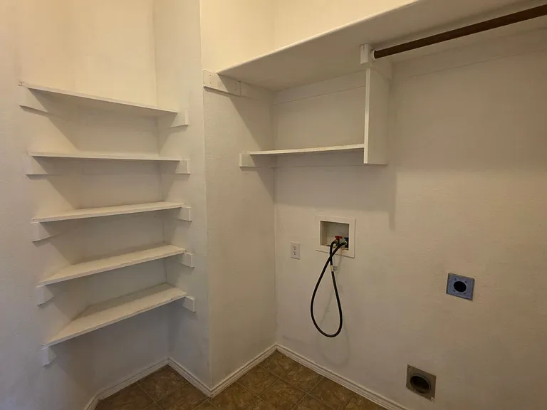 5820 Show Master Ln — Photo 24