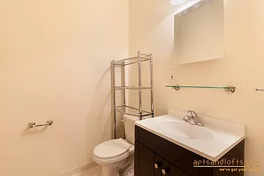 Rented by aptsandlofts.com